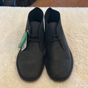 NEW! Clarks Men’s Oiled Leather Boots in Black